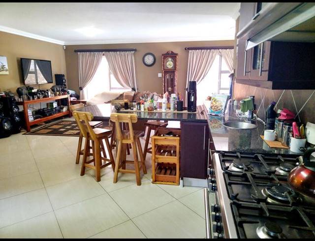 3 BEDROOM HOUSE FOR SALE IN SOUTH CREST